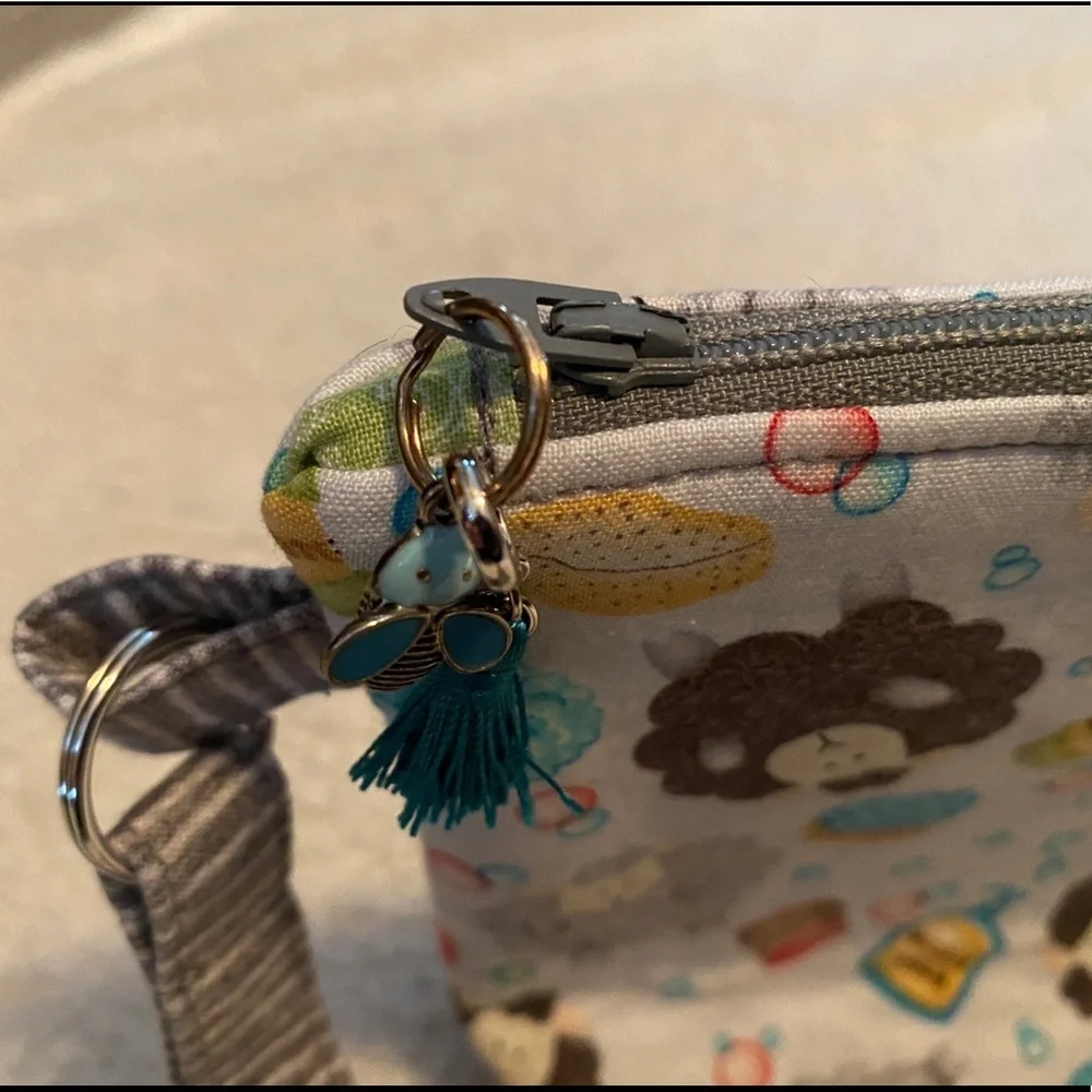 Cute storage/makeup bag!